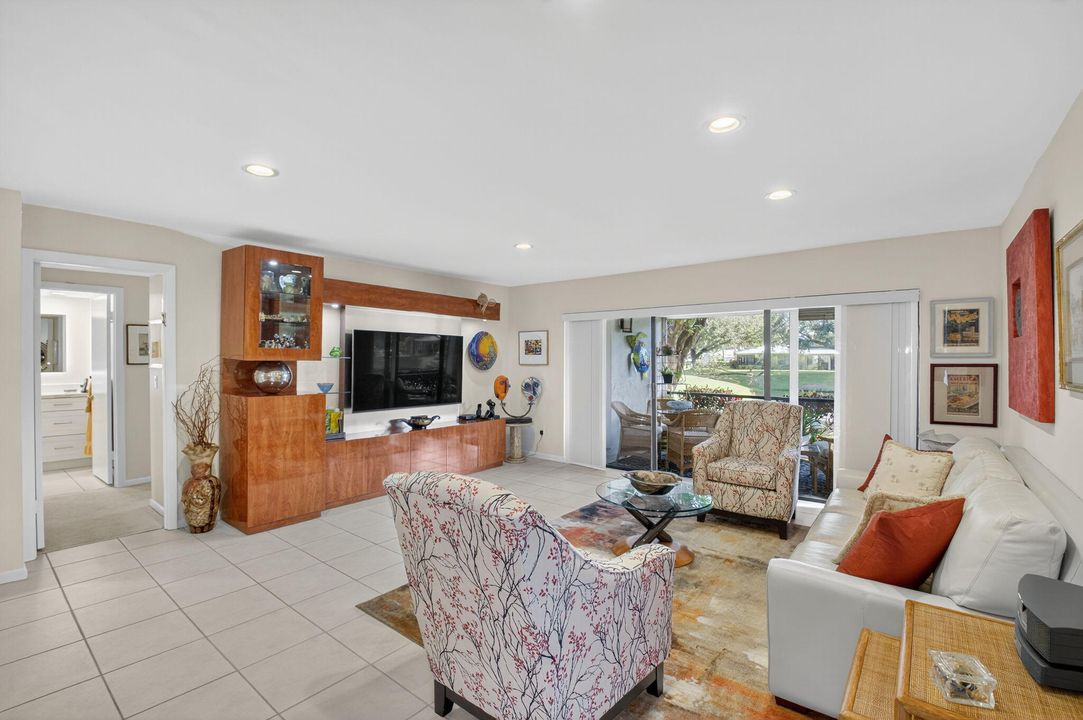 For Sale: $134,900 (2 beds, 2 baths, 1562 Square Feet)