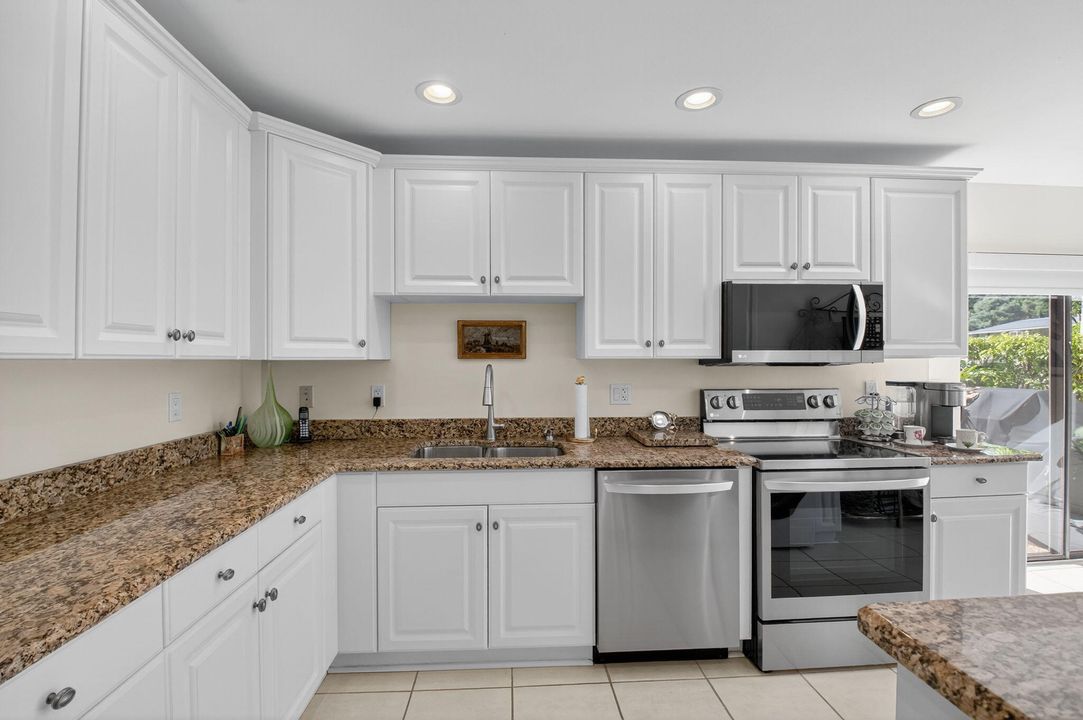 For Sale: $134,900 (2 beds, 2 baths, 1562 Square Feet)