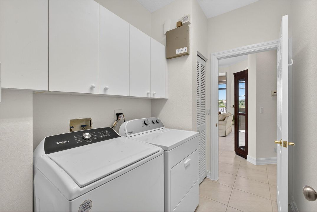 For Sale: $1,249,999 (3 beds, 3 baths, 2539 Square Feet)