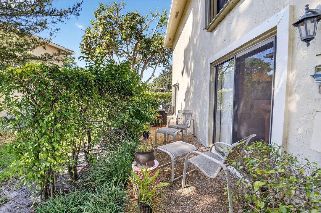 For Sale: $134,900 (2 beds, 2 baths, 1562 Square Feet)