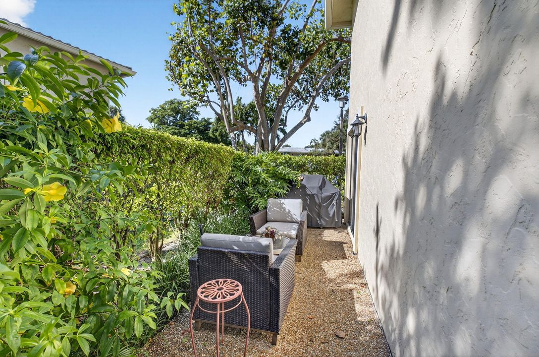 For Sale: $134,900 (2 beds, 2 baths, 1562 Square Feet)