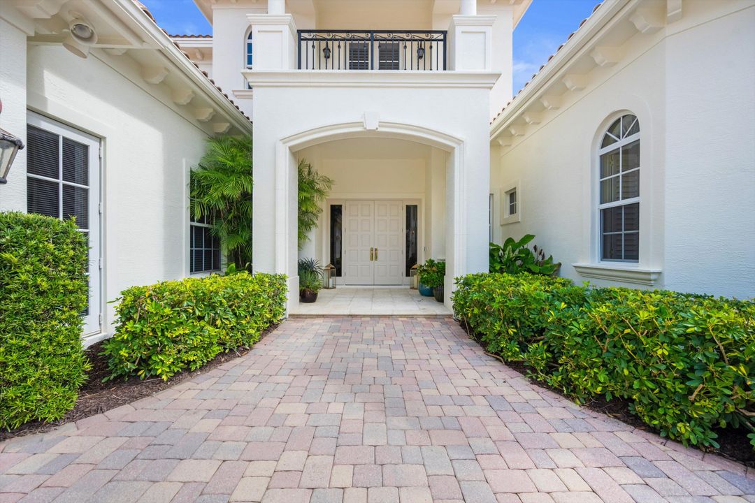 For Sale: $4,950,000 (4 beds, 5 baths, 4978 Square Feet)