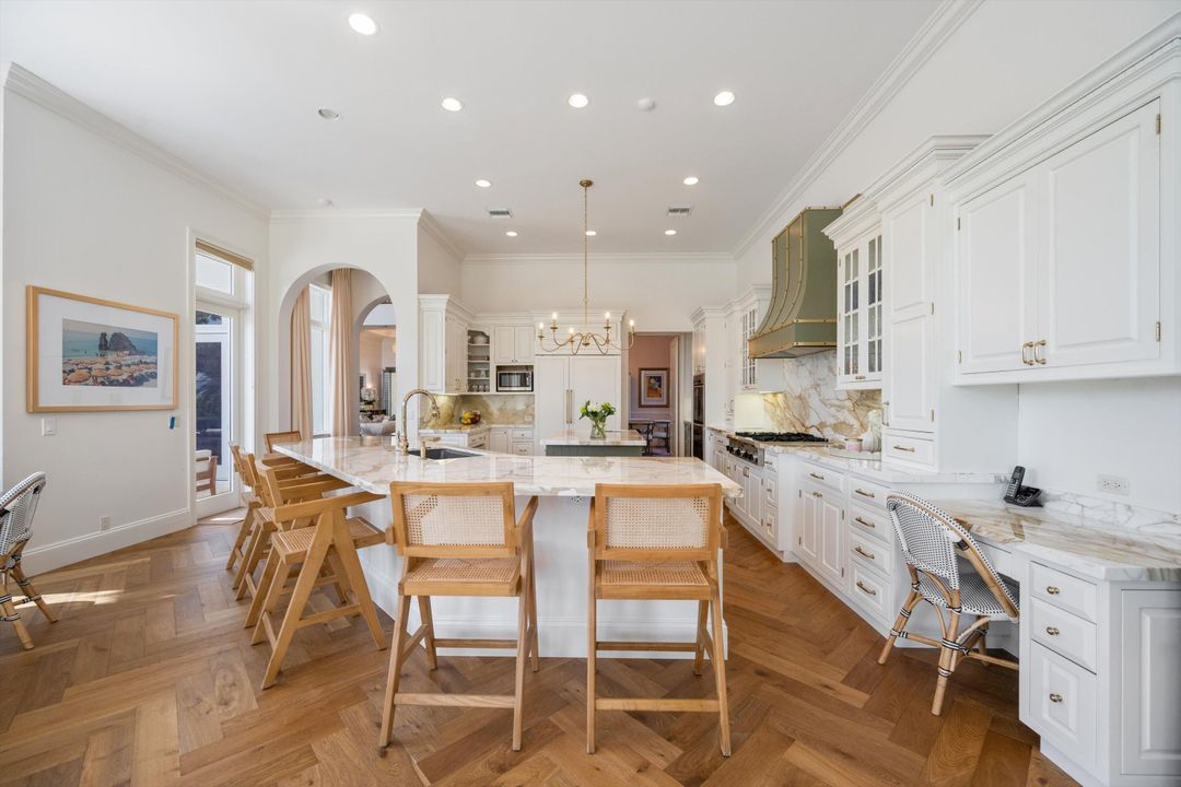 For Sale: $4,950,000 (4 beds, 5 baths, 4978 Square Feet)