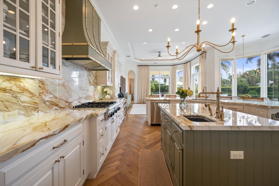 For Sale: $4,950,000 (4 beds, 5 baths, 4978 Square Feet)