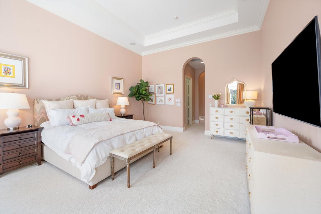 For Sale: $4,950,000 (4 beds, 5 baths, 4978 Square Feet)