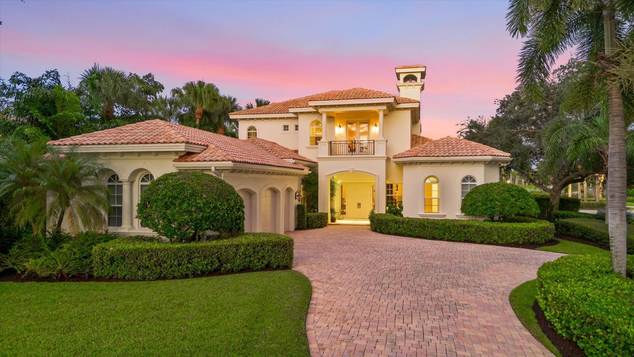 For Sale: $4,950,000 (4 beds, 5 baths, 4978 Square Feet)