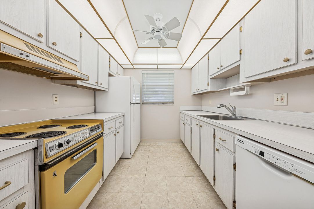 En Venta: $144,900 (2 camas, 2 baños, 969 Pies cuadrados)