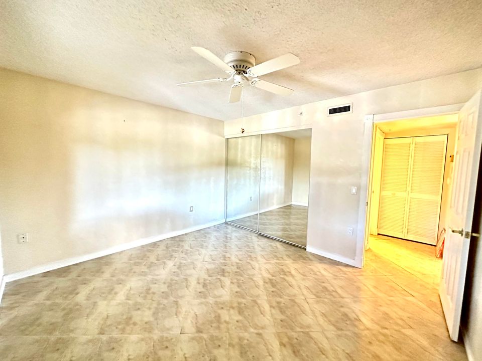 Active With Contract: $2,575 (2 beds, 2 baths, 1385 Square Feet)