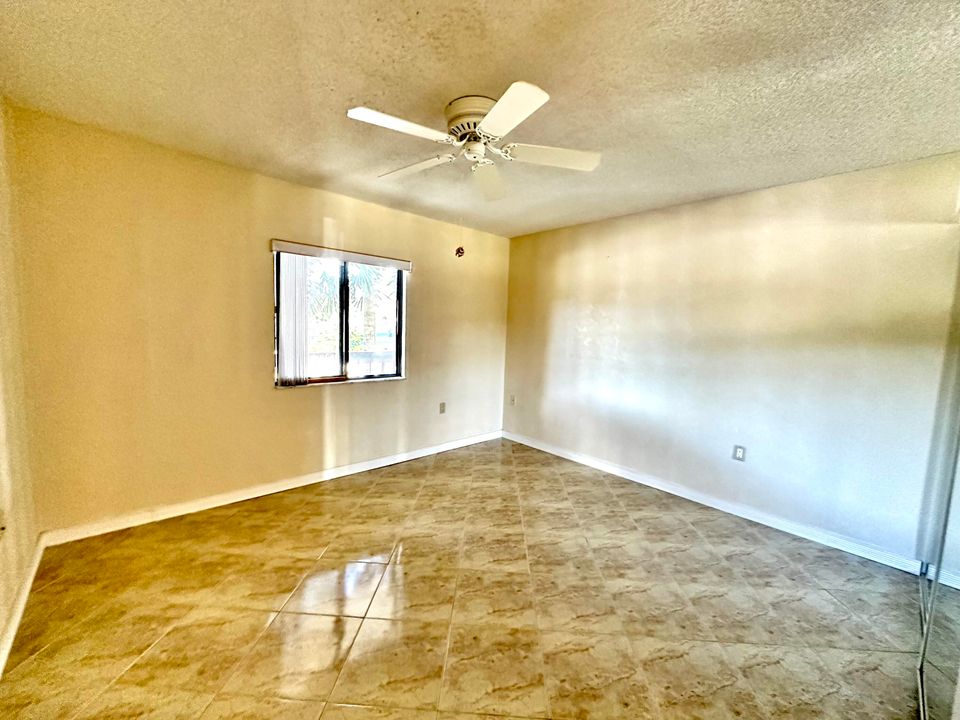 Active With Contract: $2,575 (2 beds, 2 baths, 1385 Square Feet)