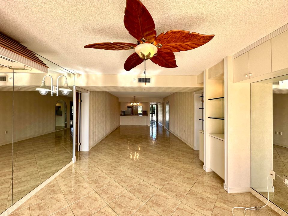 Active With Contract: $2,575 (2 beds, 2 baths, 1385 Square Feet)