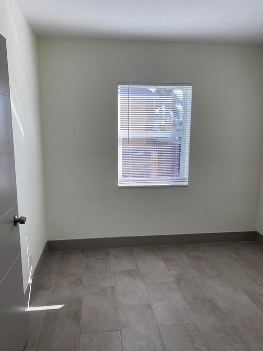 For Rent: $2,500 (3 beds, 1 baths, 936 Square Feet)