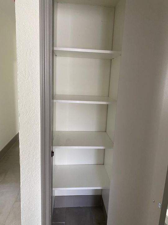 For Rent: $2,500 (3 beds, 1 baths, 936 Square Feet)