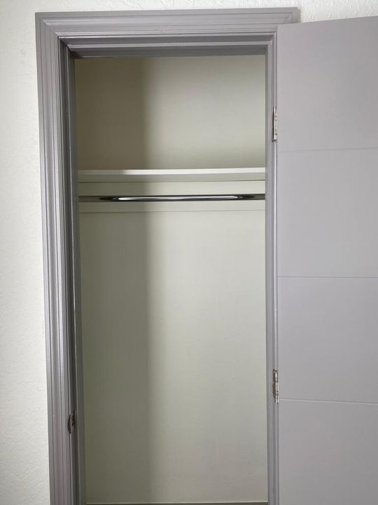 For Rent: $2,500 (3 beds, 1 baths, 936 Square Feet)