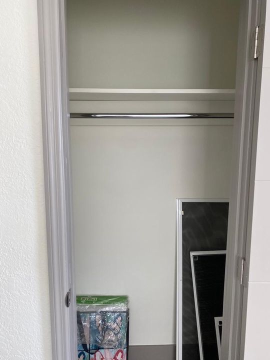 For Rent: $2,500 (3 beds, 1 baths, 936 Square Feet)