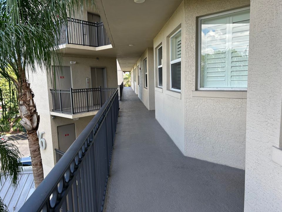 For Rent: $2,400 (2 beds, 2 baths, 1081 Square Feet)