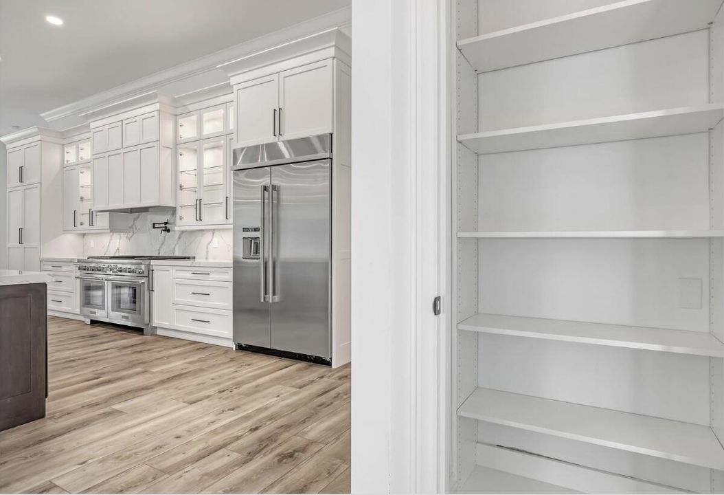 待售: $2,700,000 (4 贝兹, 3 浴室, 3690 平方英尺)