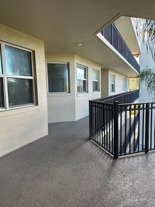 For Rent: $2,400 (2 beds, 2 baths, 1081 Square Feet)