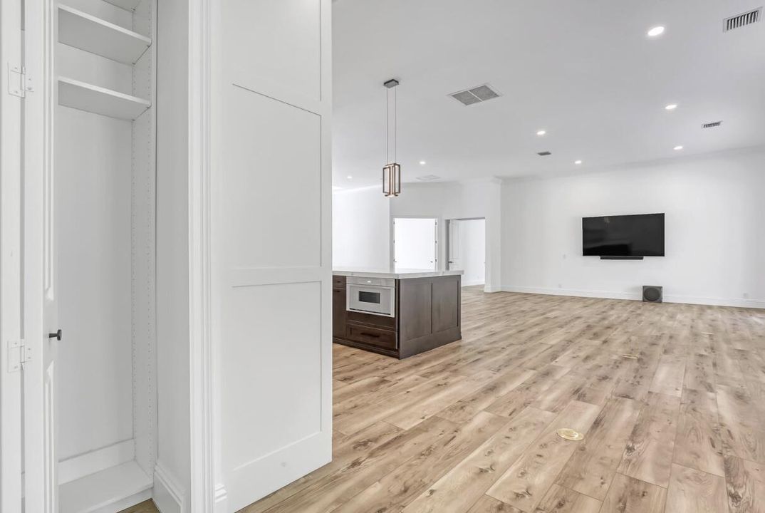 待售: $2,700,000 (4 贝兹, 3 浴室, 3690 平方英尺)