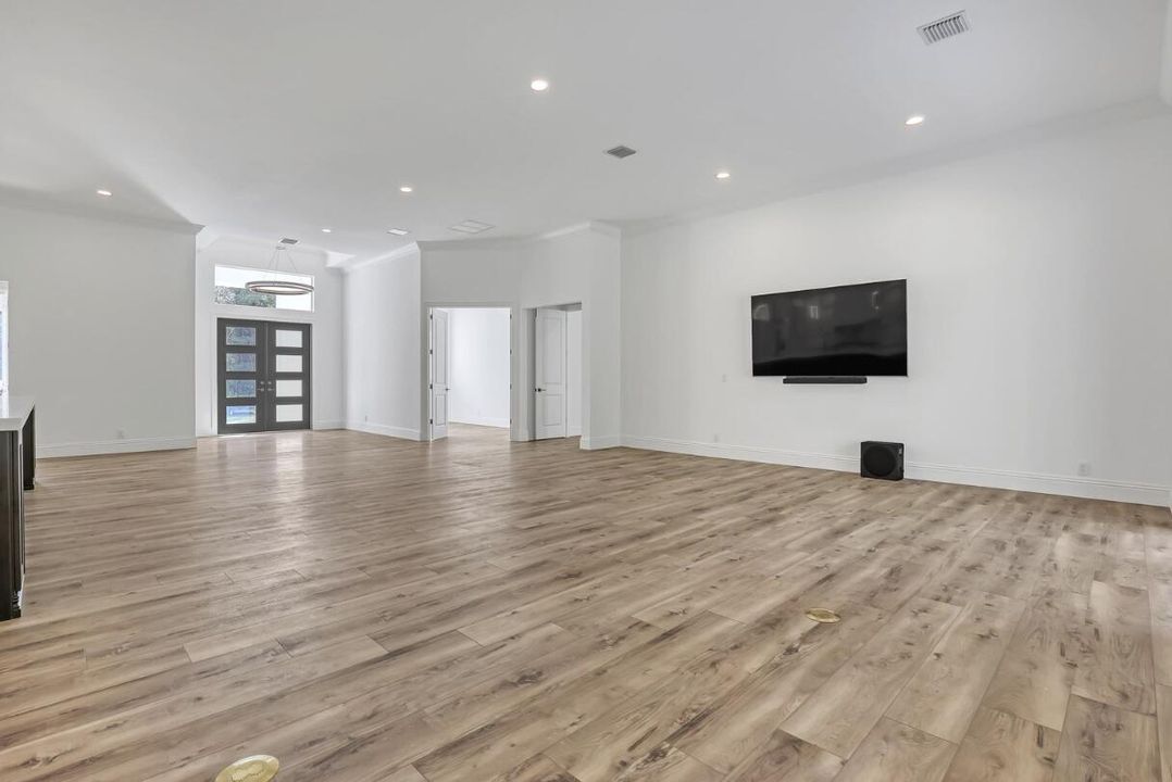 待售: $2,700,000 (4 贝兹, 3 浴室, 3690 平方英尺)