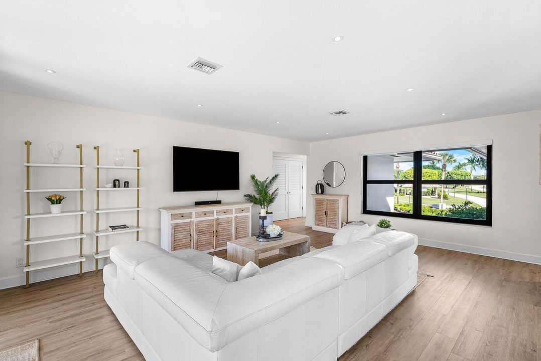 For Sale: $665,000 (2 beds, 2 baths, 1687 Square Feet)