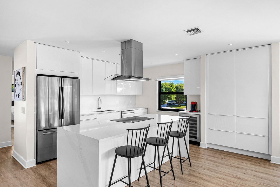 For Sale: $665,000 (2 beds, 2 baths, 1687 Square Feet)