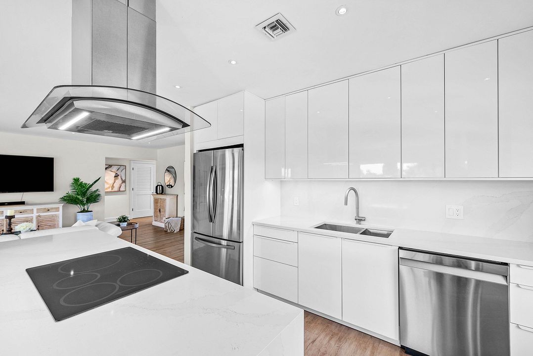 For Sale: $665,000 (2 beds, 2 baths, 1687 Square Feet)