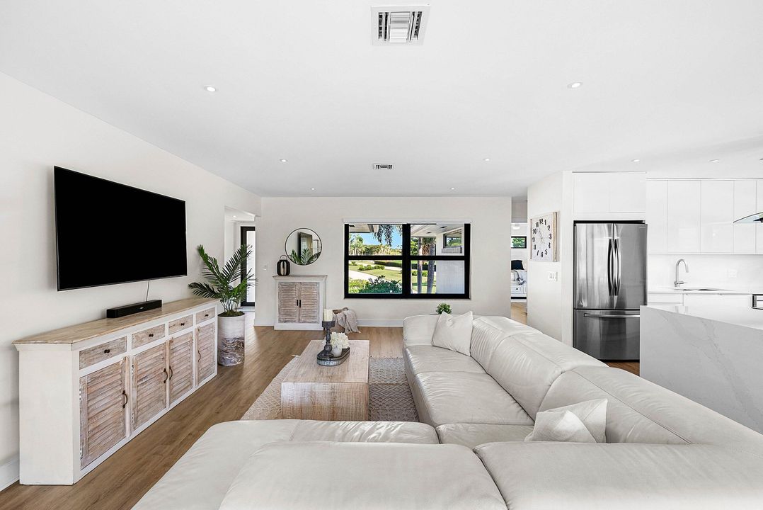 For Sale: $665,000 (2 beds, 2 baths, 1687 Square Feet)