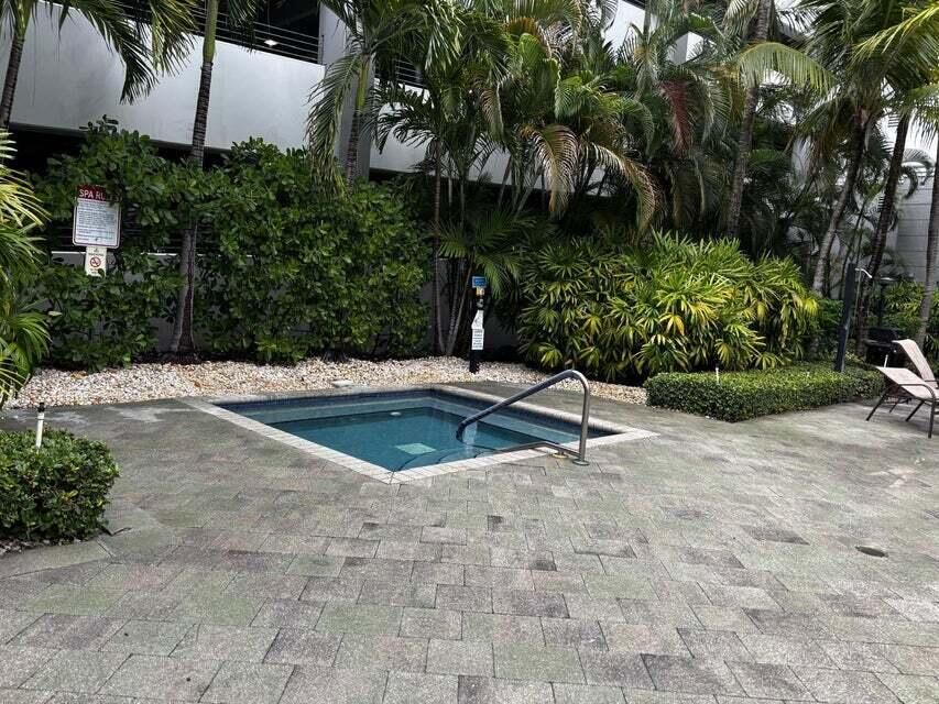 出租: $2,400 (2 贝兹, 2 浴室, 1119 平方英尺)