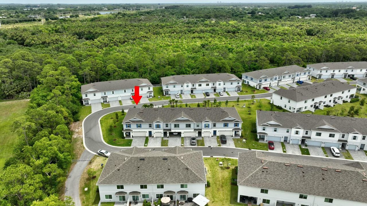 Activo con contrato: $3,500 (4 camas, 2 baños, 2230 Pies cuadrados)