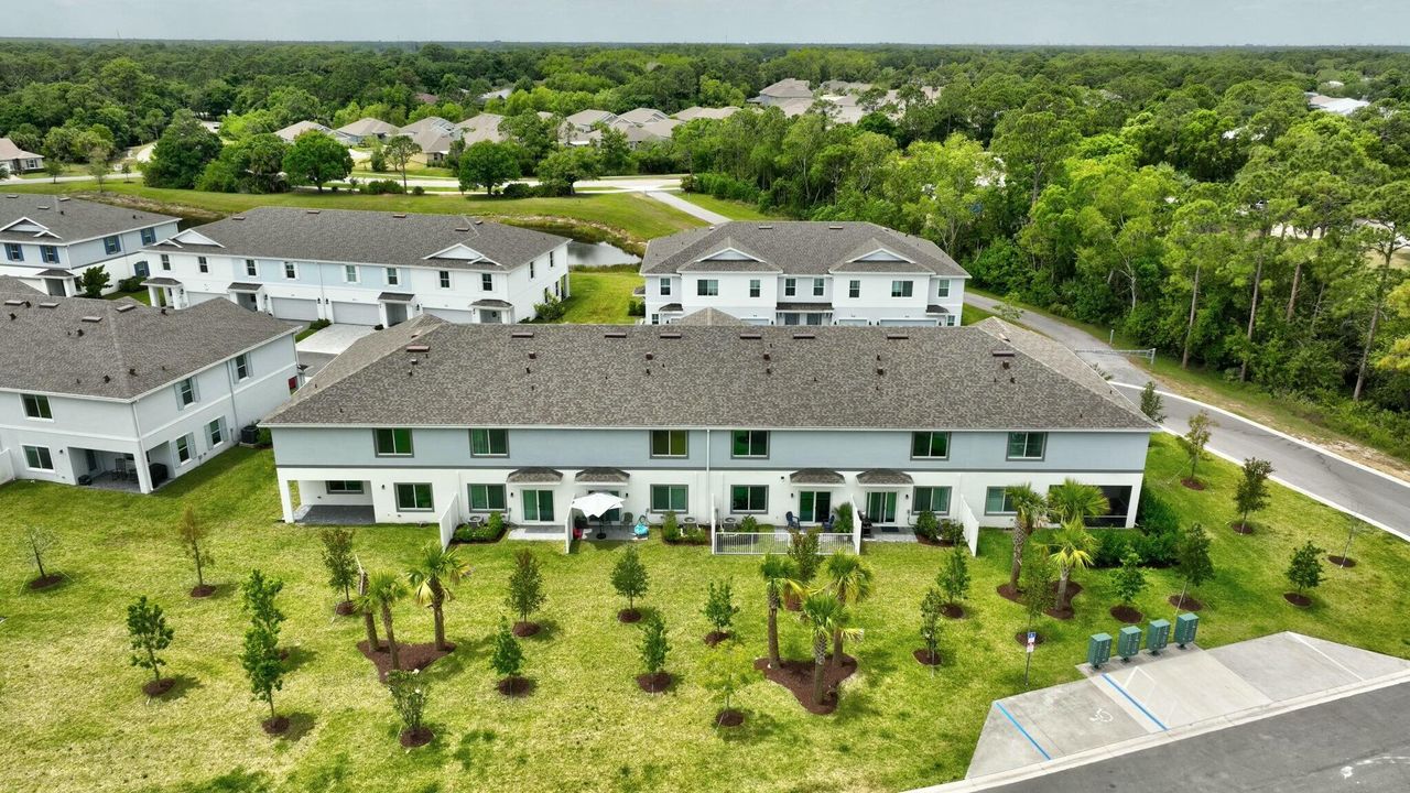 Activo con contrato: $3,500 (4 camas, 2 baños, 2230 Pies cuadrados)