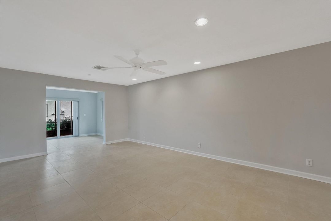 Active With Contract: $344,900 (2 beds, 2 baths, 1527 Square Feet)