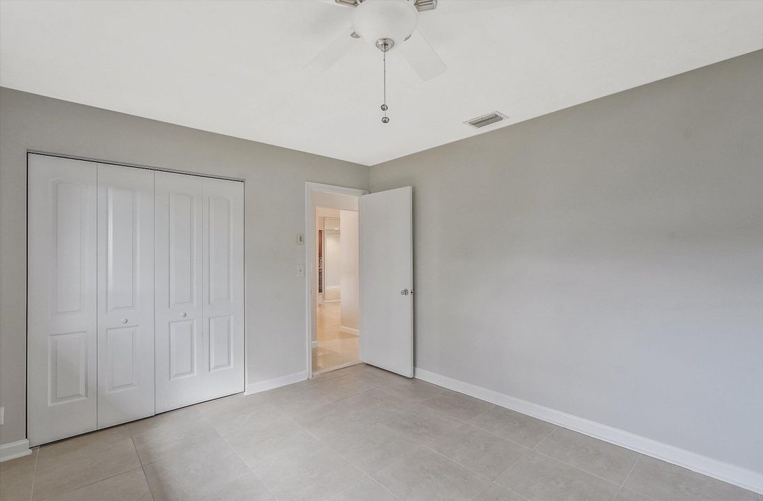 Active With Contract: $344,900 (2 beds, 2 baths, 1527 Square Feet)