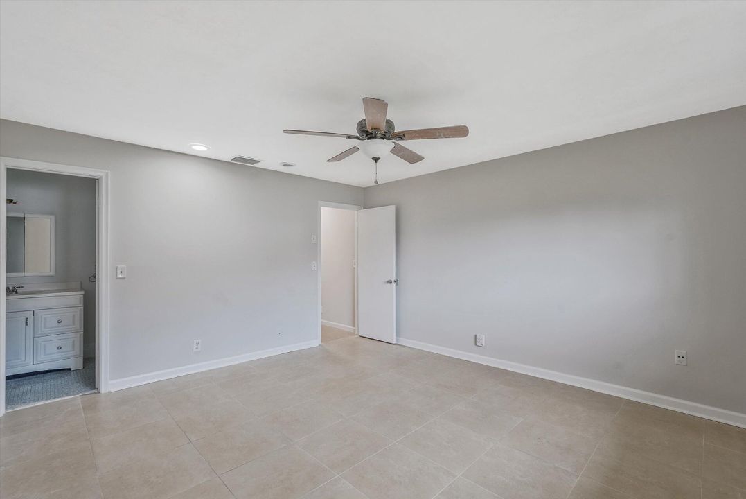 Active With Contract: $344,900 (2 beds, 2 baths, 1527 Square Feet)