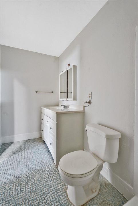 Active With Contract: $344,900 (2 beds, 2 baths, 1527 Square Feet)