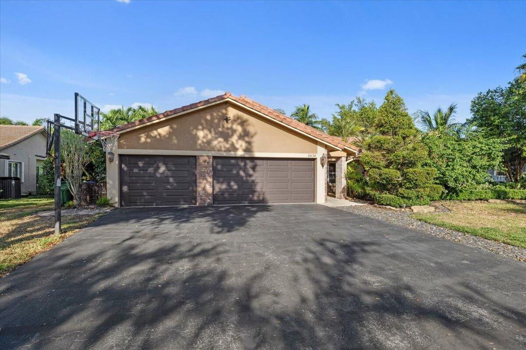 Recently Rented: $5,500 (4 beds, 2 baths, 2058 Square Feet)