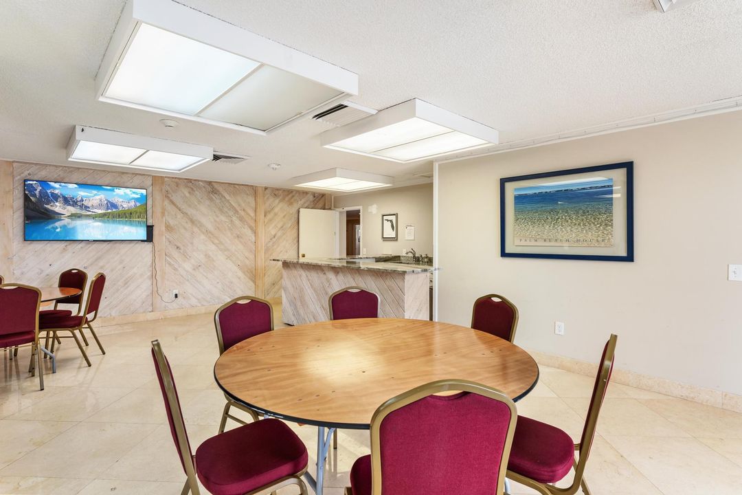 For Rent: $3,200 (2 beds, 2 baths, 1170 Square Feet)