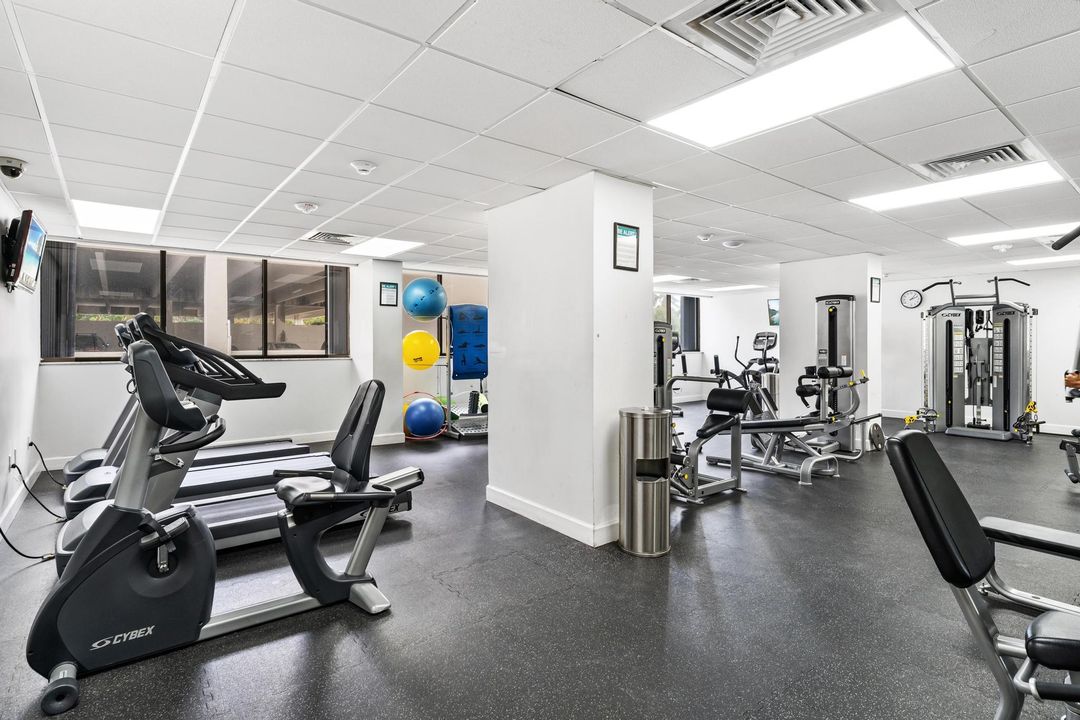 For Rent: $3,200 (2 beds, 2 baths, 1170 Square Feet)