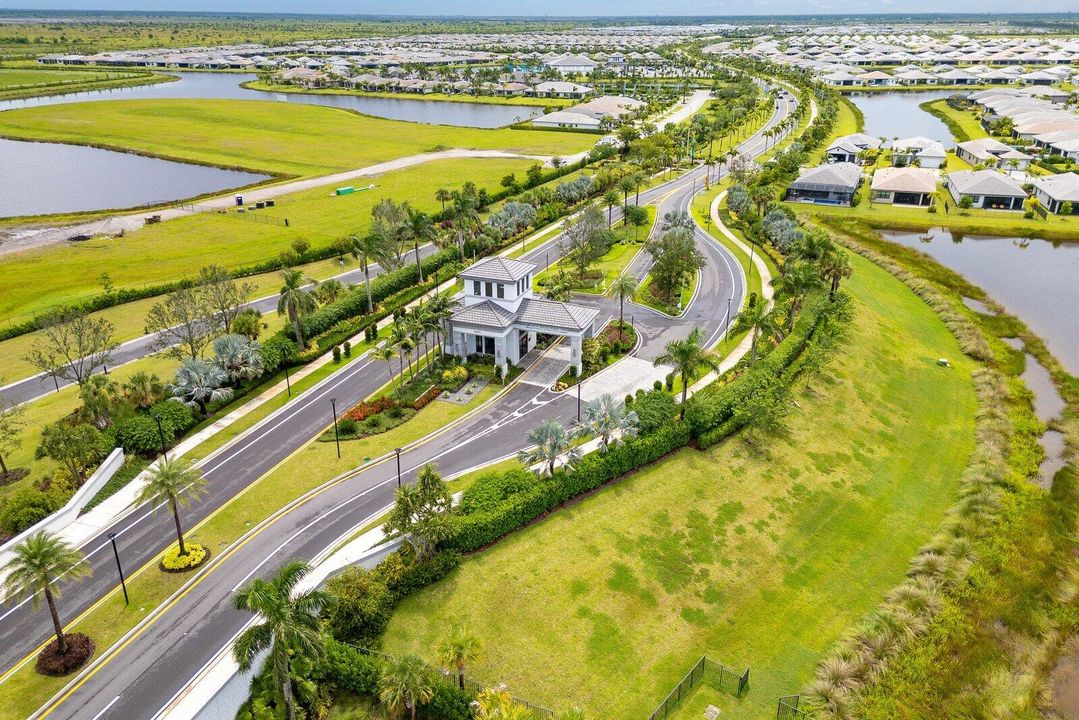 Active With Contract: $460,000 (2 beds, 2 baths, 1697 Square Feet)