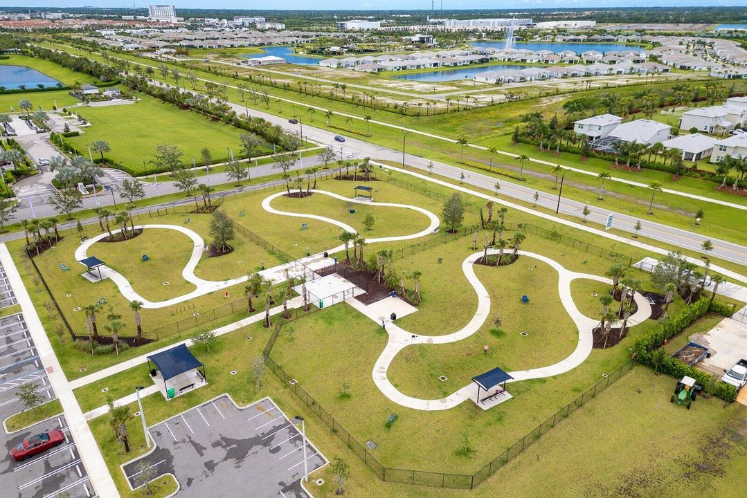 Active With Contract: $460,000 (2 beds, 2 baths, 1697 Square Feet)