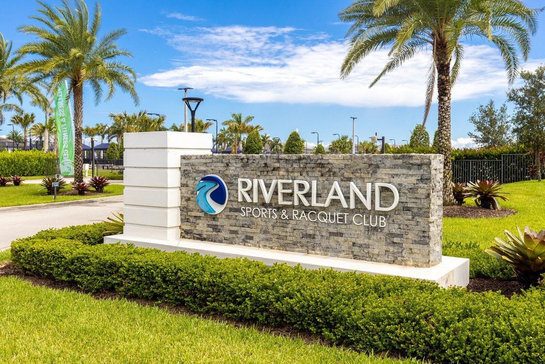 Active With Contract: $460,000 (2 beds, 2 baths, 1697 Square Feet)