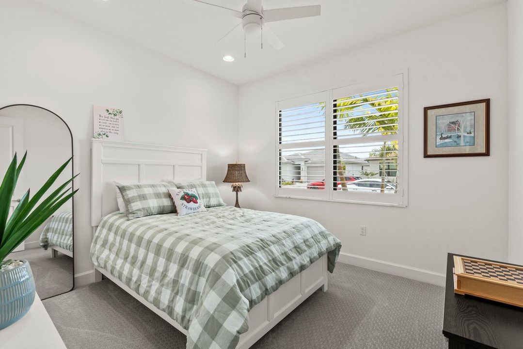 Active With Contract: $460,000 (2 beds, 2 baths, 1697 Square Feet)