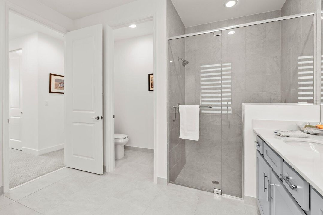 Active With Contract: $460,000 (2 beds, 2 baths, 1697 Square Feet)