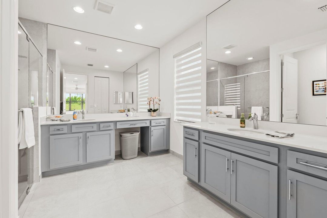 Active With Contract: $460,000 (2 beds, 2 baths, 1697 Square Feet)