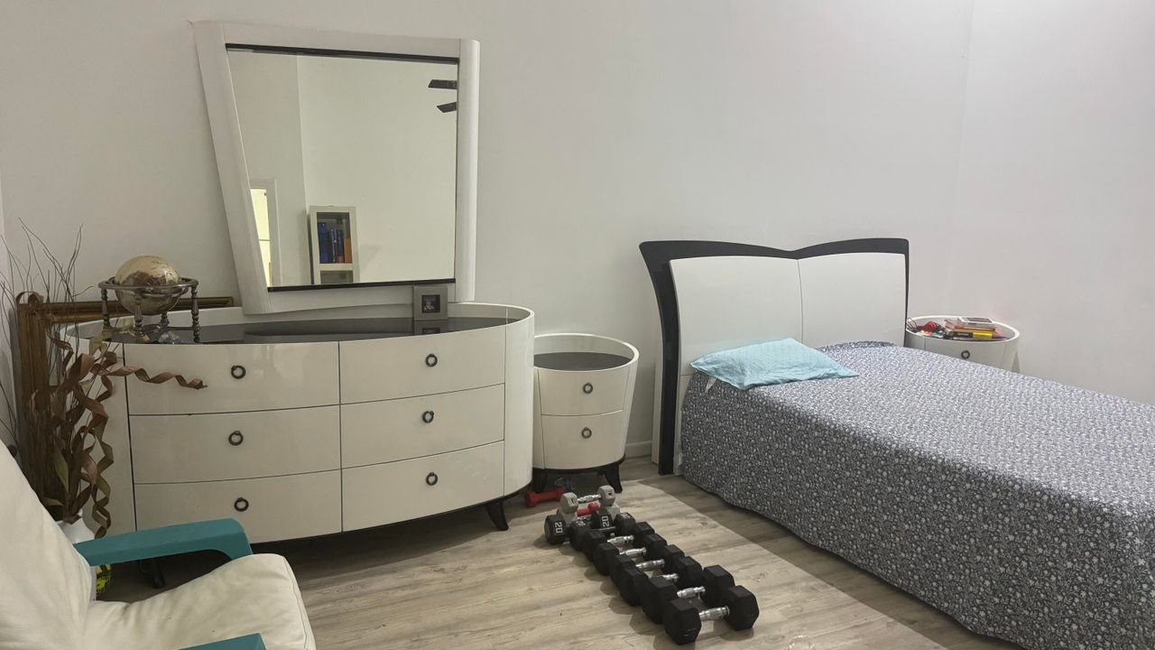 На продажу: $259,900 (3 спален, 2 ванн, 1801 Квадратных фут)