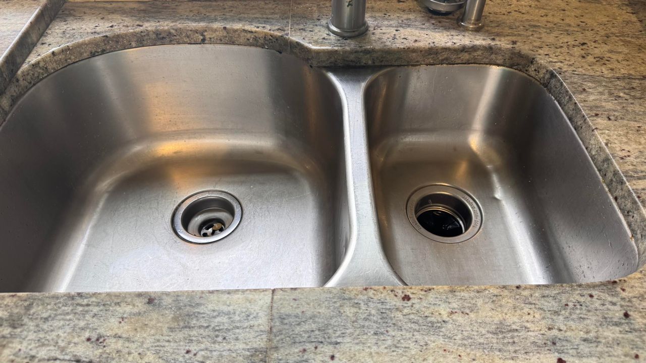 На продажу: $259,900 (3 спален, 2 ванн, 1801 Квадратных фут)