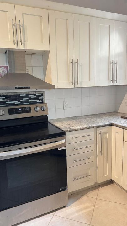 На продажу: $259,900 (3 спален, 2 ванн, 1801 Квадратных фут)