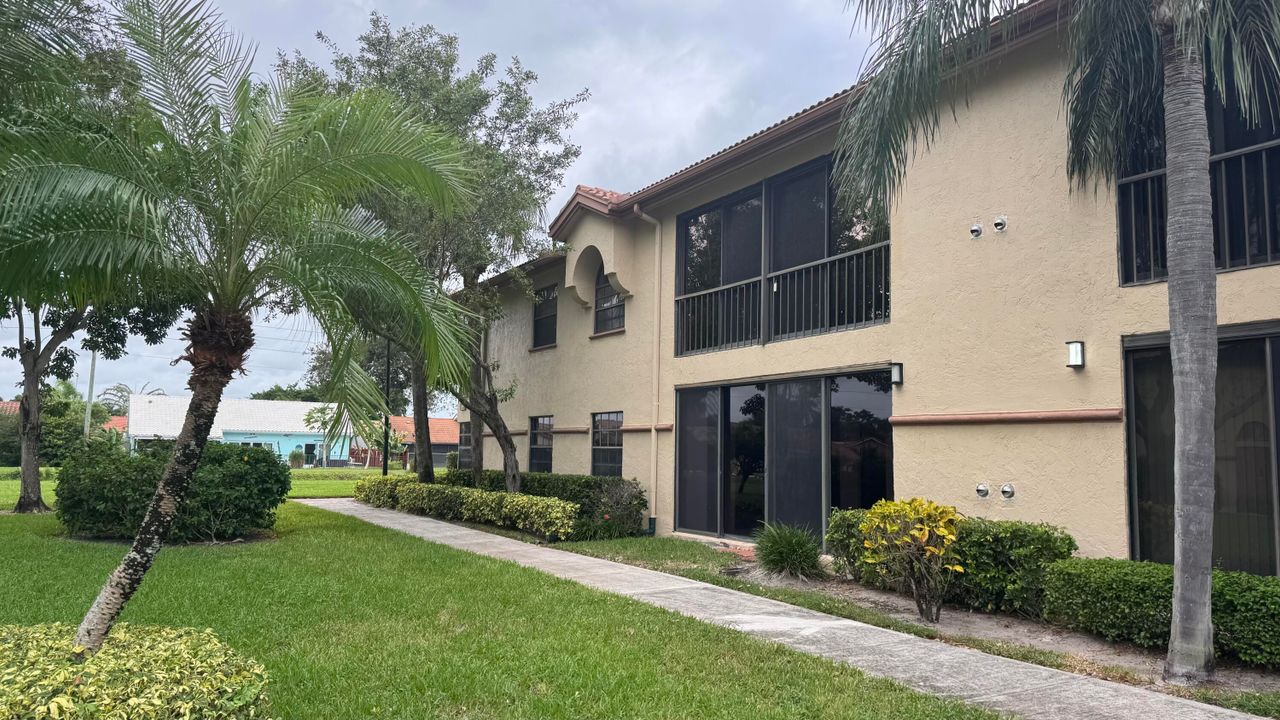 На продажу: $259,900 (3 спален, 2 ванн, 1801 Квадратных фут)