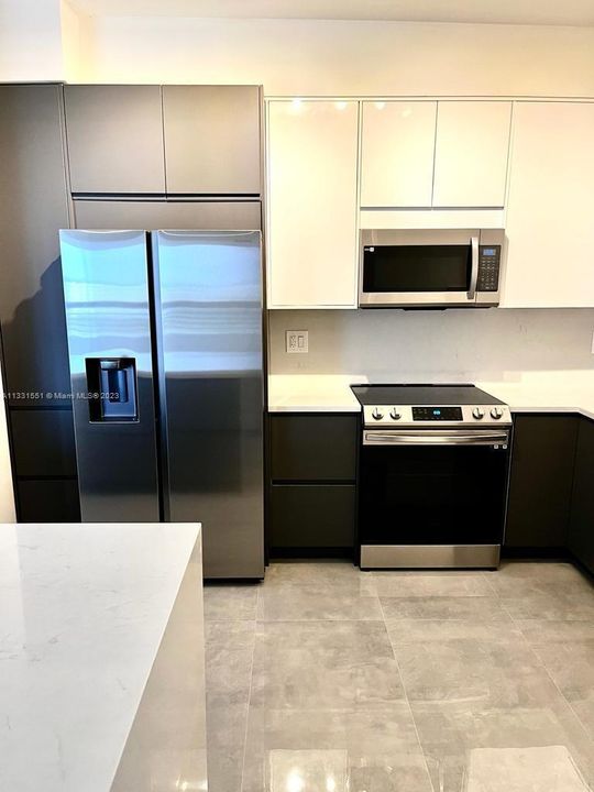 В аренду: $4,100 (2 спален, 2 ванн, 1181 Квадратных фут)