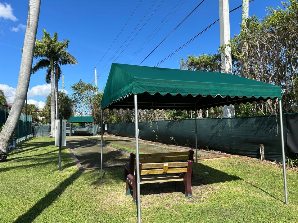 For Rent: $2,400 (2 beds, 2 baths, 1081 Square Feet)