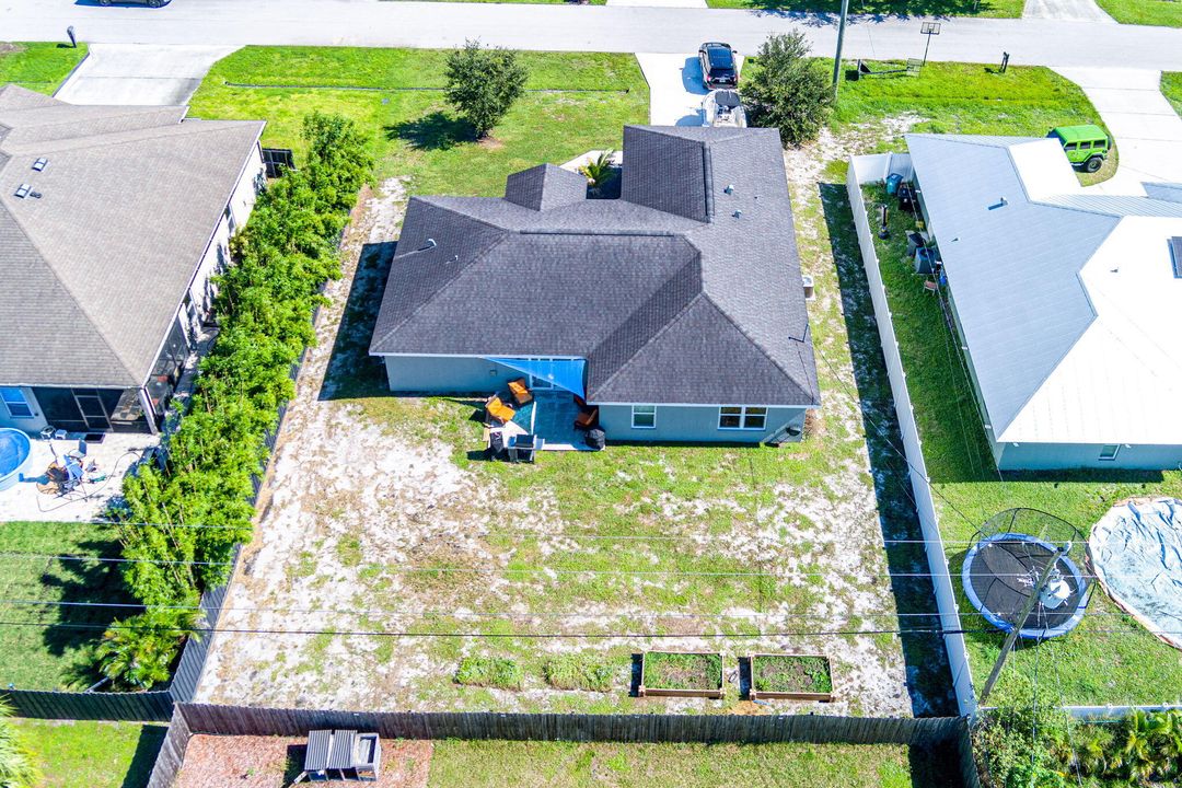 Active With Contract: $415,000 (3 beds, 2 baths, 1848 Square Feet)